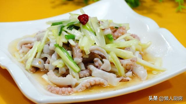 37元買了2條鮮活的八爪魚，便宜嗎？配上韭黃簡單炒一炒，下飯 熱愛美食 第18张