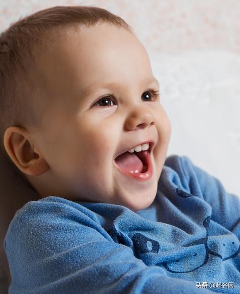 单人旁的字孩子起名字，单人旁的字有哪些