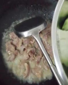 丝瓜炒肉的家常做法大全，黄瓜、苦瓜靠边站