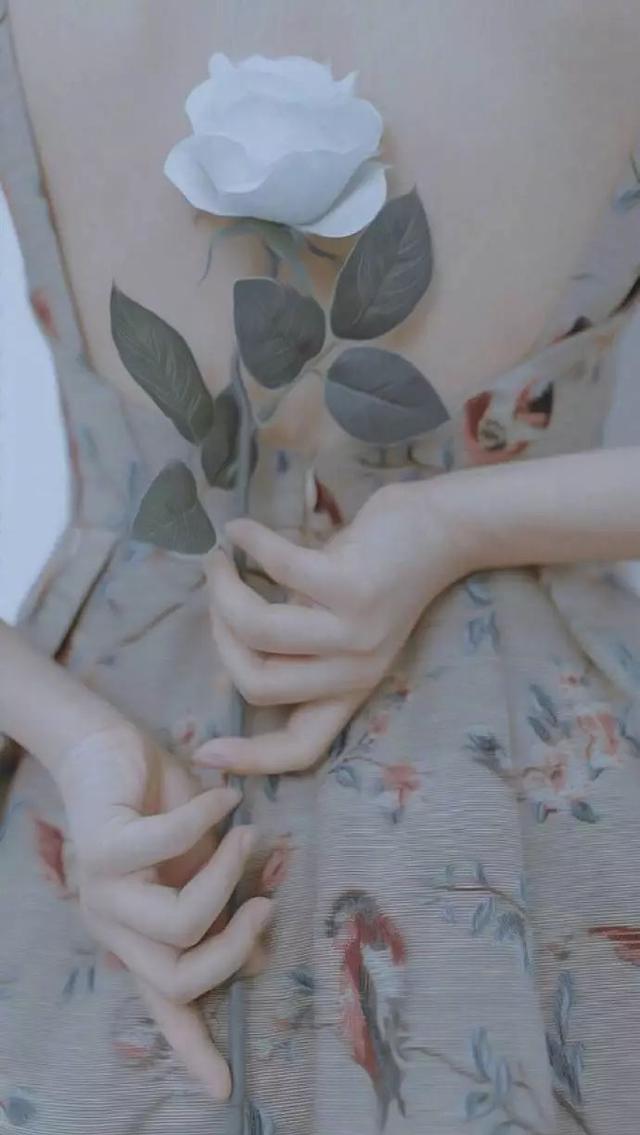晚安句子180524：相见不如怀念，纠缠不如两清