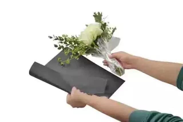花束包装纸的折叠法图解 花泥插花花束包装教程