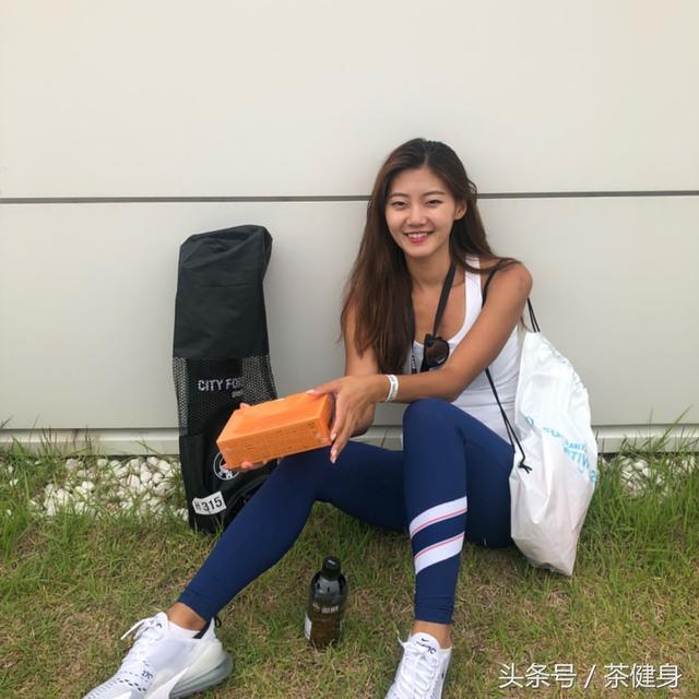 全民健身大作戰，3分鍾強壯腿部訓練方案，6個動作燃爆你的腿部 健身減肥達人 第3张
