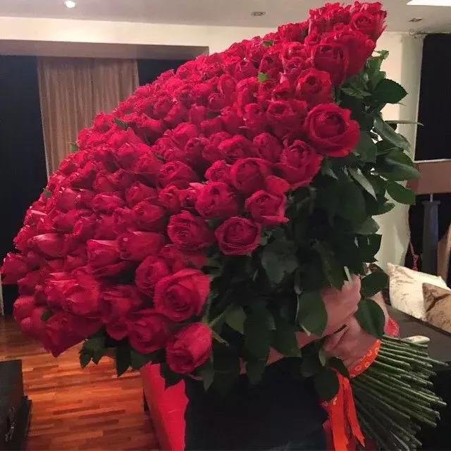 情人节礼物送什么情人节到了各种颜色玫瑰花语，你一定知道！