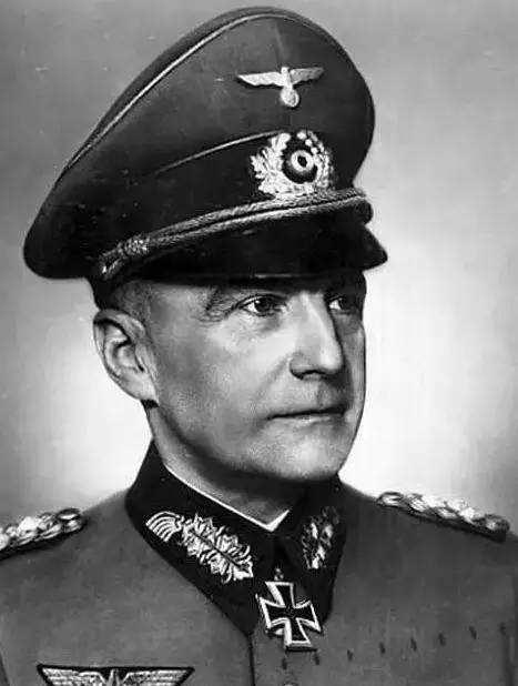 先来说说德国,德国在二战中阵亡的军衔最高军官是费多尔·冯·博克