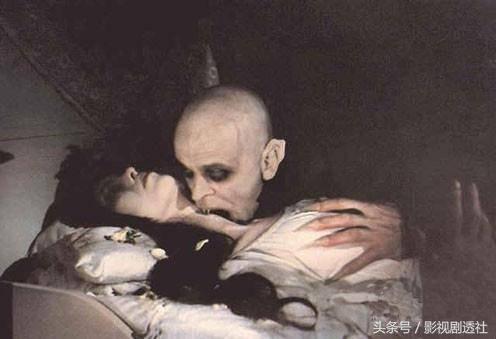 第一部吸血鬼电影，细数十大吸血鬼电影（爱欲迷幻的血腥宇宙）