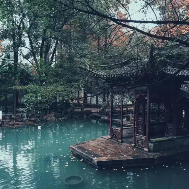 午安心语181004：出发之前永远是梦想，上路之后永远是挑战