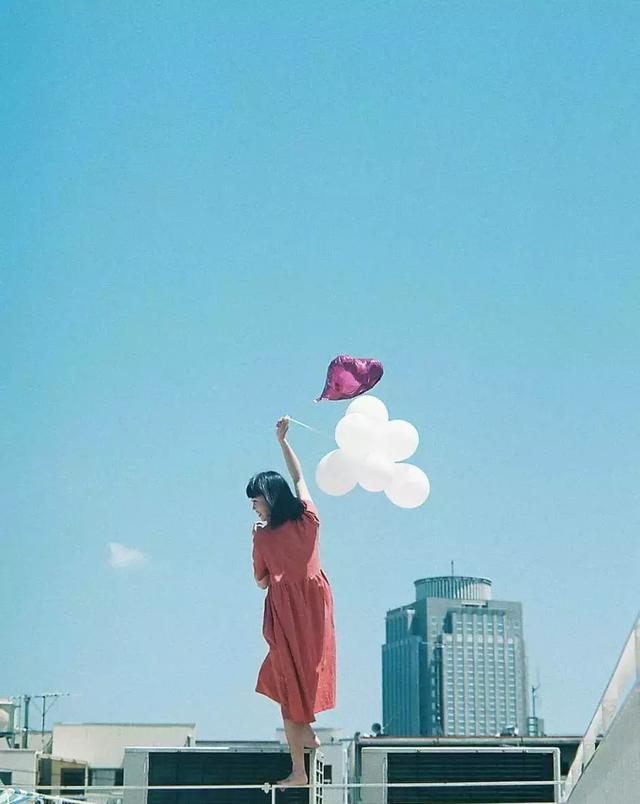 晚安经典句子181006：谁经得起浮华的绚烂，谁就经得起流年的平淡