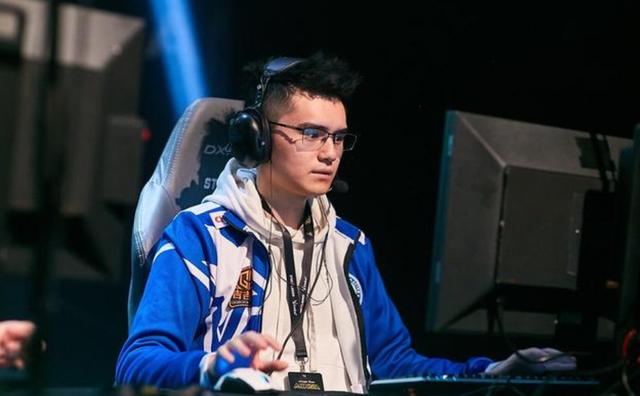 虎牙捡到宝了！SCCC一夜爆红被评直播鬼才？网友：这就是天赋