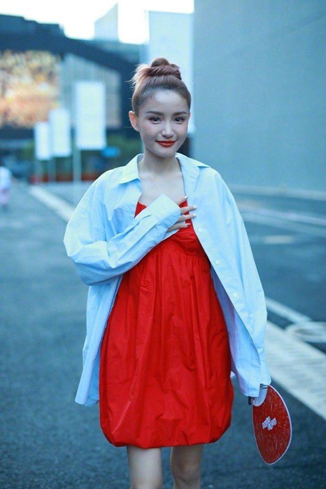 林小宅分手後首露面！滿面春風好心情未受影響，網友：網紅變明星 娛樂八卦吃瓜 第3张