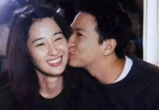 從窮小子到影帝，在最無助的時候，妻子放棄自己的事業支持他 娛樂八卦吃瓜 第10张