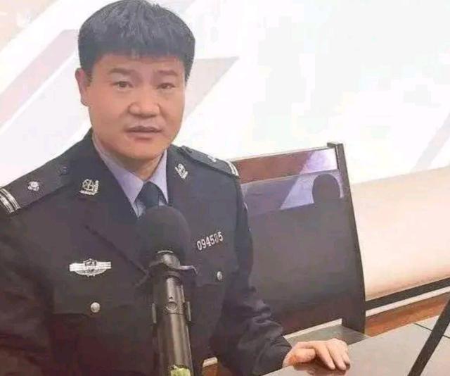 反詐警官連線各主播，李金銘黃聖依耐心配合，為啥潘長江直接無視 娛樂八卦吃瓜 第2张