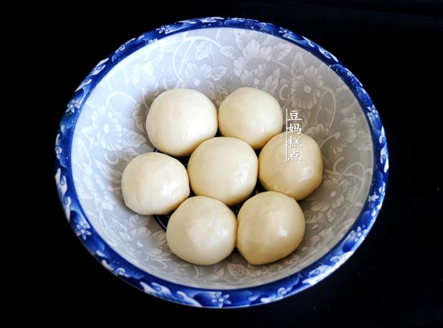 特色小吃，湖北鮮肉鍋盔，不用發面，一次做7個又香又酥 熱愛美食 第11张