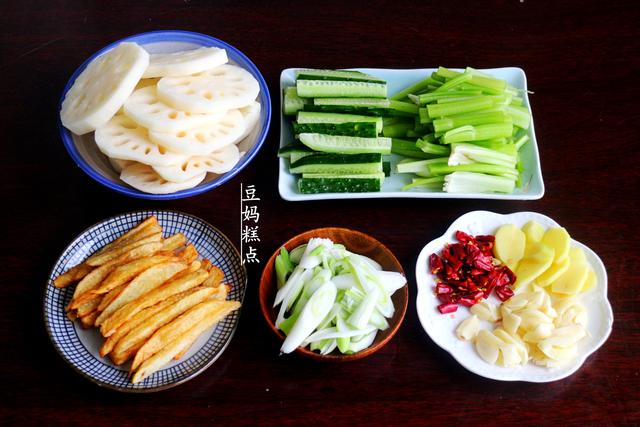 中秋聚餐，教你做干鍋香辣蝦，只花一半的錢，一家人吃過癮 熱愛美食 第6张