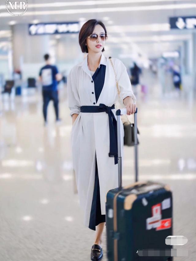 佟麗婭一襲白色禮裙亮相！跳起舞來優雅有魅力，充滿異域風情 娛樂八卦吃瓜 第5张