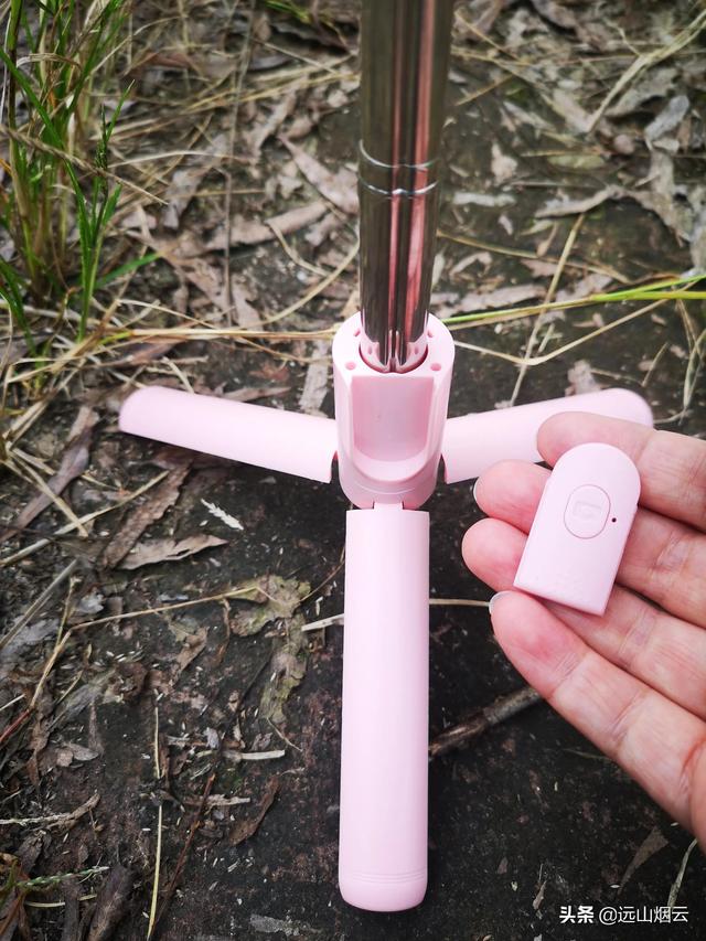 自拍杆的使用方法图解（手把手教你使用自拍杆）
