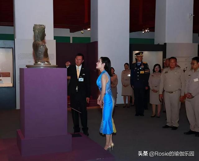 泰國甄嬛傳又更新，詩妮娜長腿細腰身材惹眼，平板身材如何逆襲？ 健身減肥達人 第8张