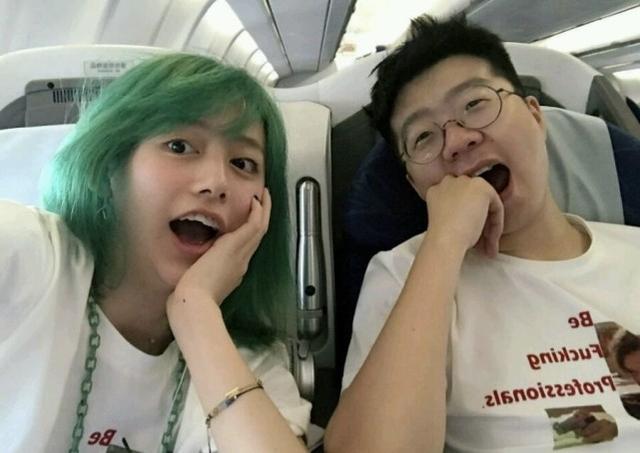 網友偶遇李誕黑尾醬出遊，小夫妻感情甜蜜十足，看來離婚只是謠傳 娛樂八卦吃瓜 第6张