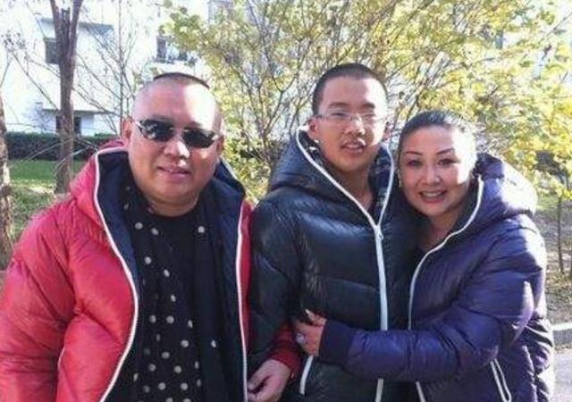 在郭德綱落魄時離婚，拋棄郭麒麟遠走日本，無情的胡中惠如今怎樣 娛樂八卦吃瓜 第9张