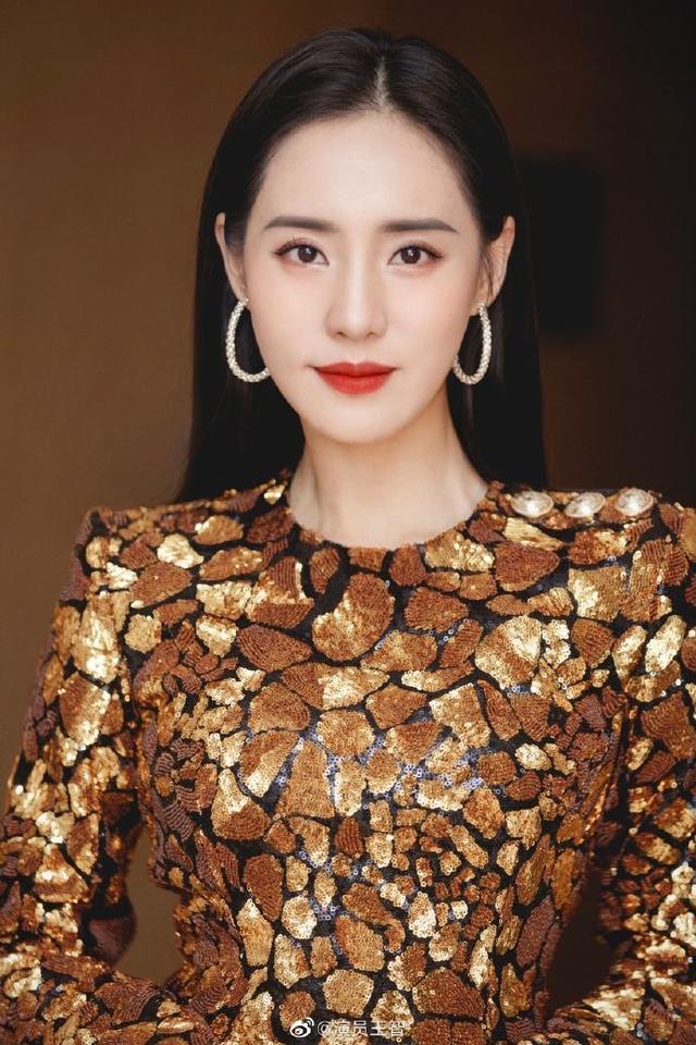 送30岁女人礼物前十件排名,老婆30岁生日送什么花比较好