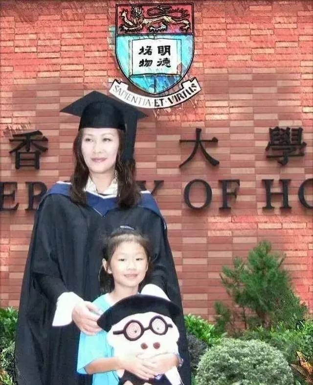 陳慧珊：與相愛13年的丈夫離婚，轉身愛上伏明霞老公，結局如何？ 娛樂八卦吃瓜 第26张