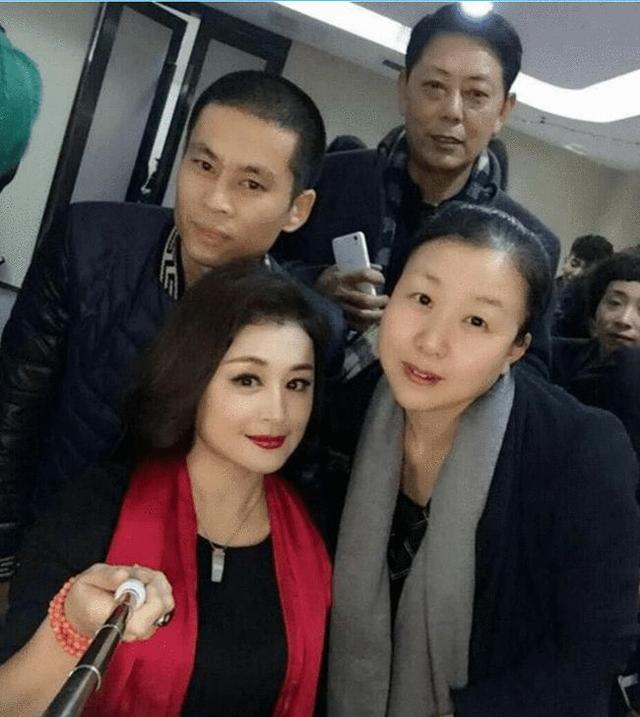 一時好心卻送了命？於月仙司機身份被挖，任人唯親成原罪 娛樂八卦吃瓜 第7张