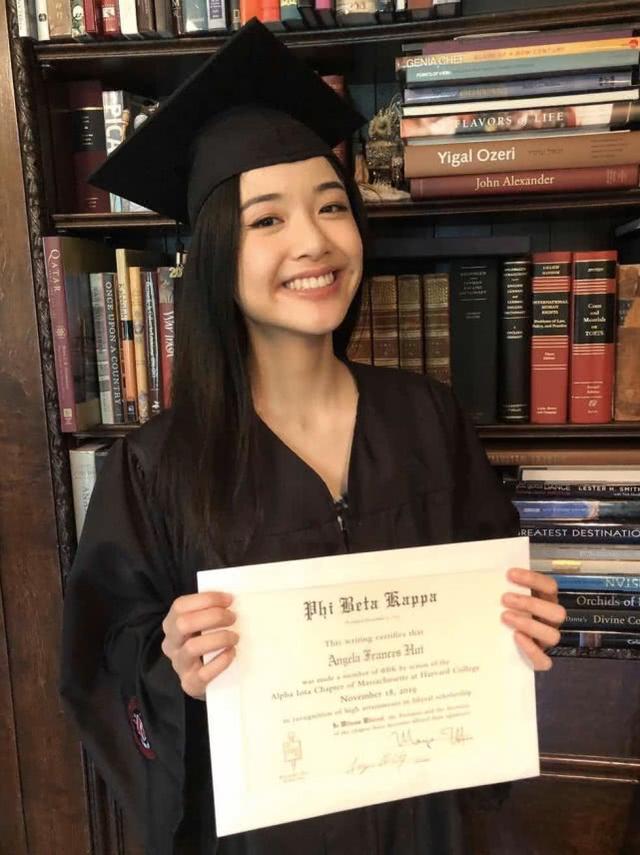 陳沖曬21歲大女兒照片，慶祝女兒哈佛畢業，學霸女兒長相清純可人 娛樂八卦吃瓜 第2张
