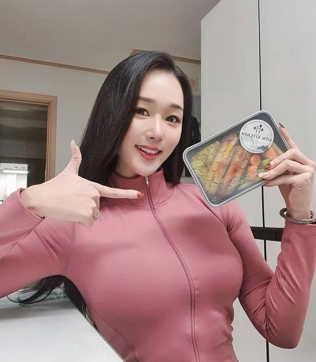25歲當健身模特，28歲開健身房當老闆娘，網友：這身材我愛了 街拍正妹 第7张