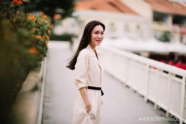 看完「最美殷素素」的近照，網友驚呼：確定沒吃防腐劑嗎 街拍正妹 第10张