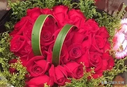 情人节送什么礼物好明天2.14情人节，214漂亮玫瑰送给群里每位朋友~醉倒一批人