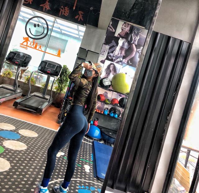 杭州小姐姐身材豐腴飽滿，腰圍64，臀圍90，這誰能受得了？ 街拍正妹 第5张