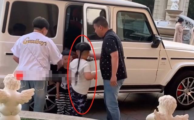郭德綱老婆王惠人氣不低，出街有粉絲跟拍，德雲社老闆娘卻沒架子 娛樂八卦吃瓜 第9张