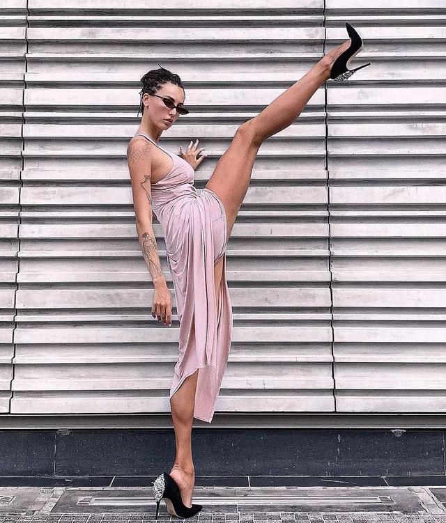 瑜伽界第一長腿教練，腿長1米8，羨慕嫉妒啊！這樣練你也有美腿 街拍正妹 第2张