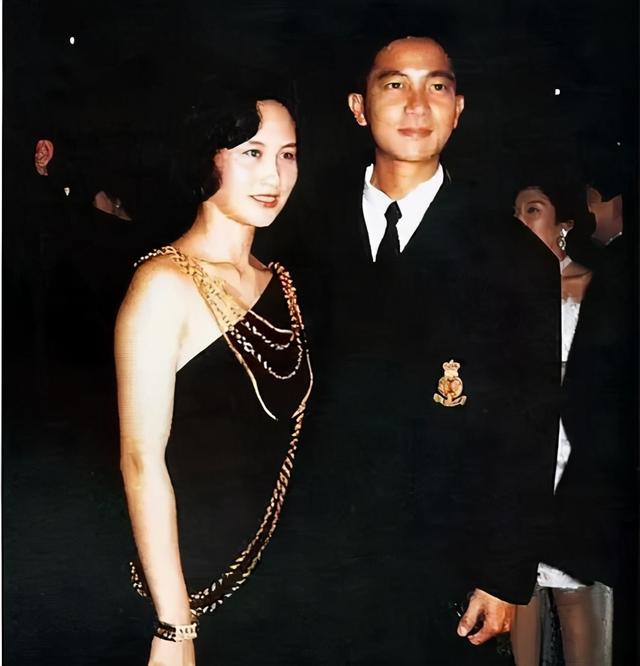 賭王之女何超瓊身份顯赫依舊無法逃脫家族魔咒，攜10億嫁許晉亨 娛樂八卦吃瓜 第9张