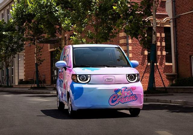 重现QQ辉煌，奇瑞QQ冰淇淋盲订首日订单破一万，宏光MINI EV慌了？