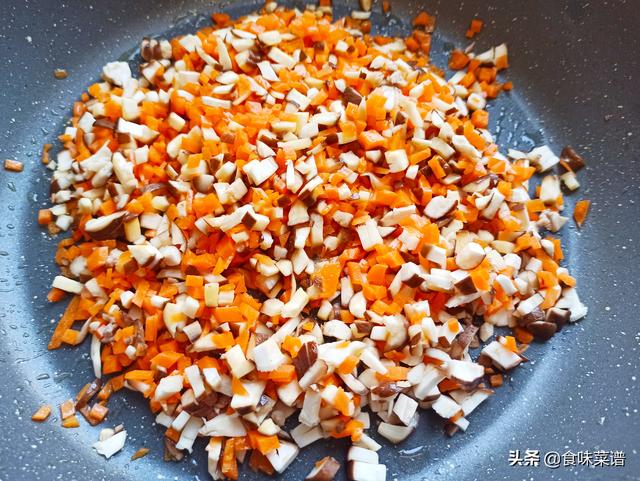 餃子皮別浪費了，教你4種創新吃法，皮脆餡香，上桌孩子們搶著吃 熱愛美食 第32张