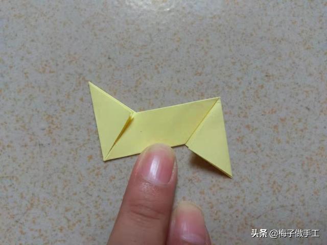 飞镖折纸超简单版一张纸，手工折纸一款像太阳花的飞镖