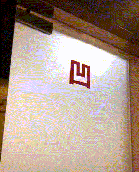 「一直以為這個洞是放手指的，我才發現我錯了」，太尷尬了哈哈哈 搞笑整蠱 第17张