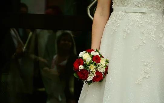 刚生孩子送什么礼物好 老婆生完孩子送什么花