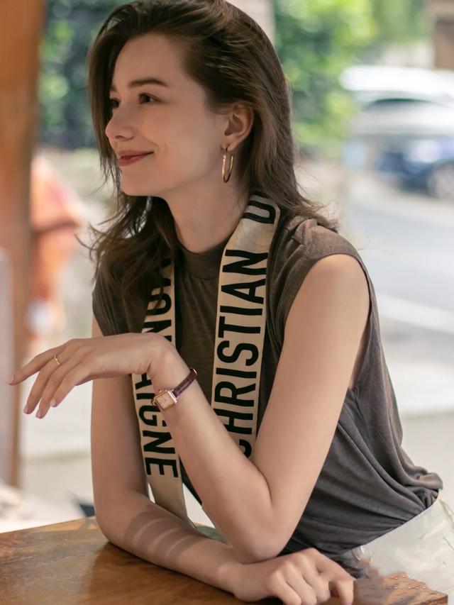 男人手表戴哪个手比较好（手表应该戴左手还是右手）