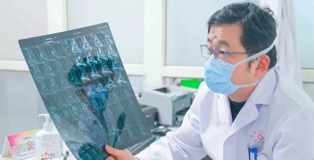 跳繩對膝關節有什麼影響？有人每天跳繩1000下，結果「廢了」 健身減肥達人 第2张
