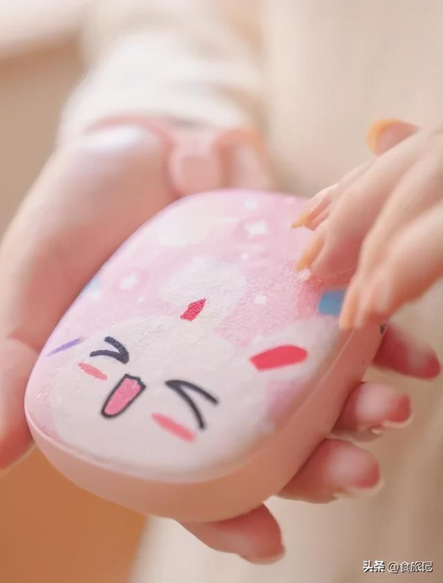 这么可爱的暖手宝，圣诞送它准没错 情人节送给女朋友什么礼物