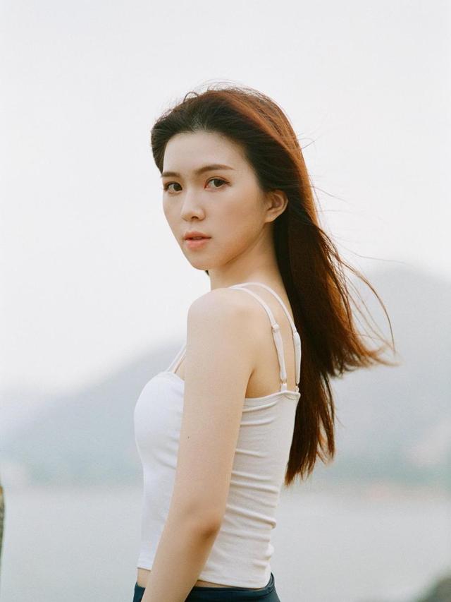 23歲香港小姐，腹肌、小桃臀、大長腿樣樣有，妥妥的「仙女兒」 街拍正妹 第4张