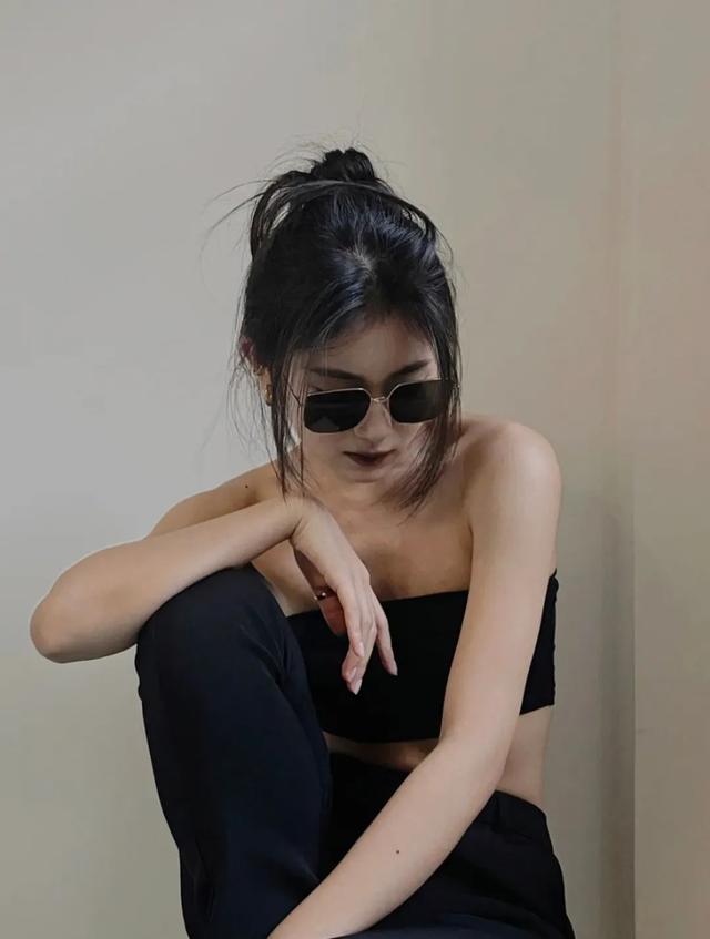 情人节女孩要送礼物女生七夕这样发朋友圈，真的太加分了