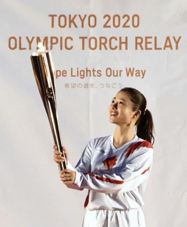 石原里美成奧運傳遞大使，現身公園傳遞火炬，笑起來超甜美 娛樂八卦吃瓜 第1张