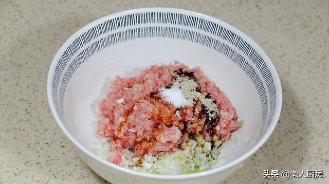 30歲寶媽曬早餐餅，挑食的孩子看了也愛吃，學會了就可以擺攤 熱愛美食 第9张