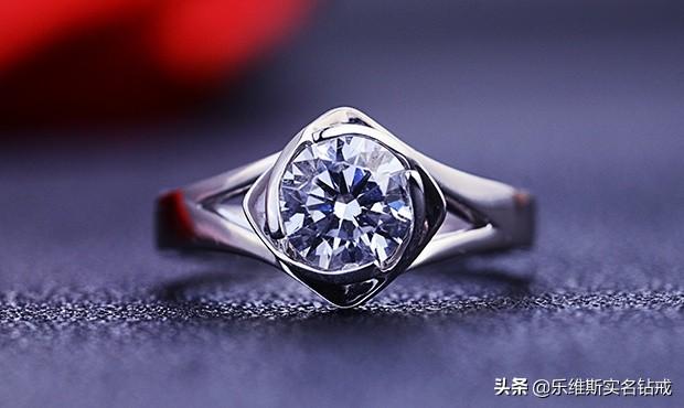 七夕送女友什么？白金钻戒行吗？有没有更好的选择？ 情人节送女朋友礼物