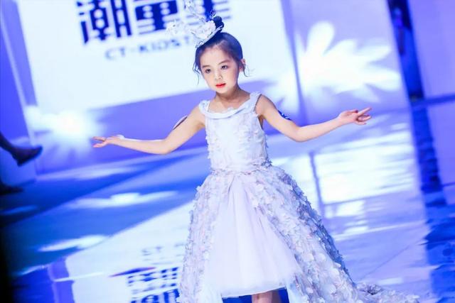 做明星的誘惑有多大？選角導演：為了一機會，有人主動進導演房間 娛樂八卦吃瓜 第3张