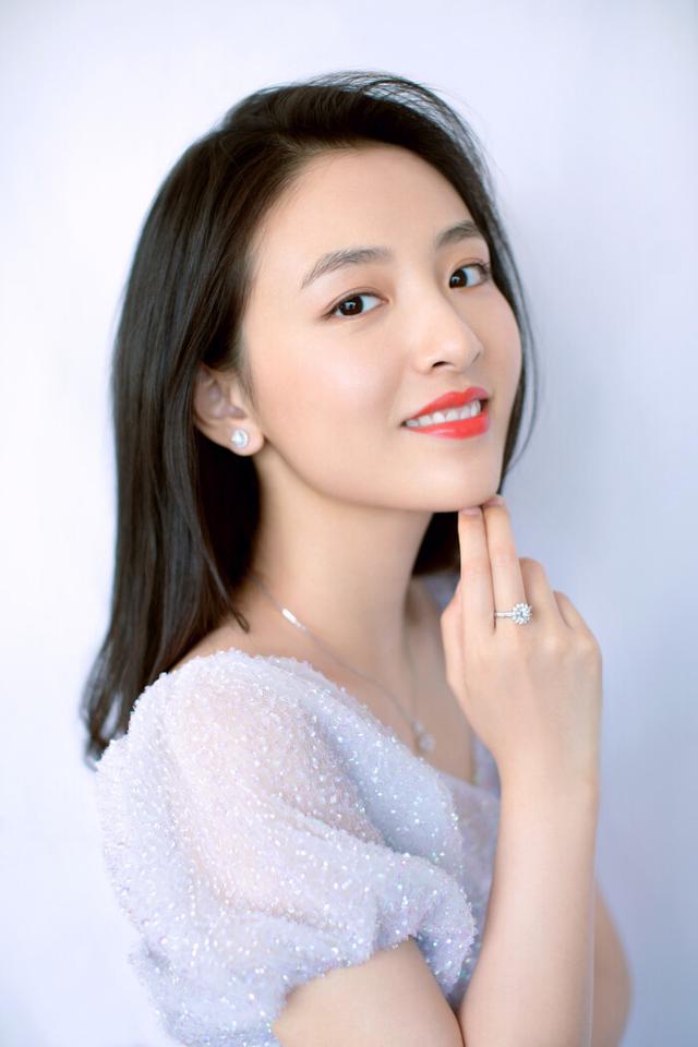 明星年夜飯吃啥？賈乃亮24道菜，張柏芝吃外賣，徐冬冬吃剩飯菜(图4)