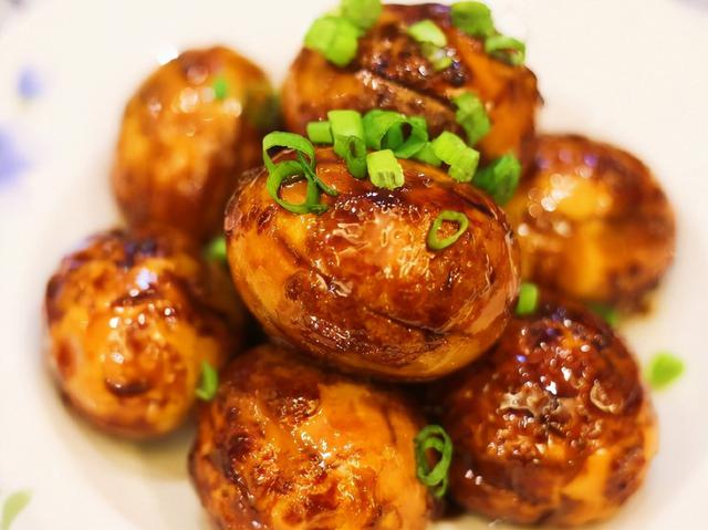孩子最愛吃的「虎皮雞蛋」，步驟簡單，蛋皮有嚼勁，蛋黃比肉還香 熱愛美食 第1张