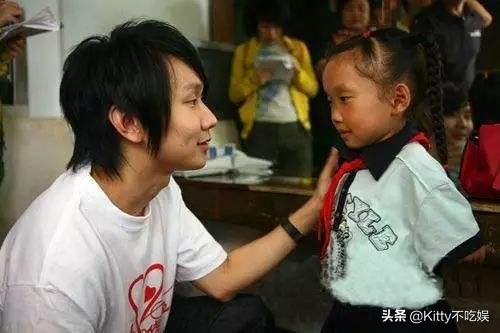 林俊杰最好听的十首歌完整版，情歌王子林俊杰出道18年